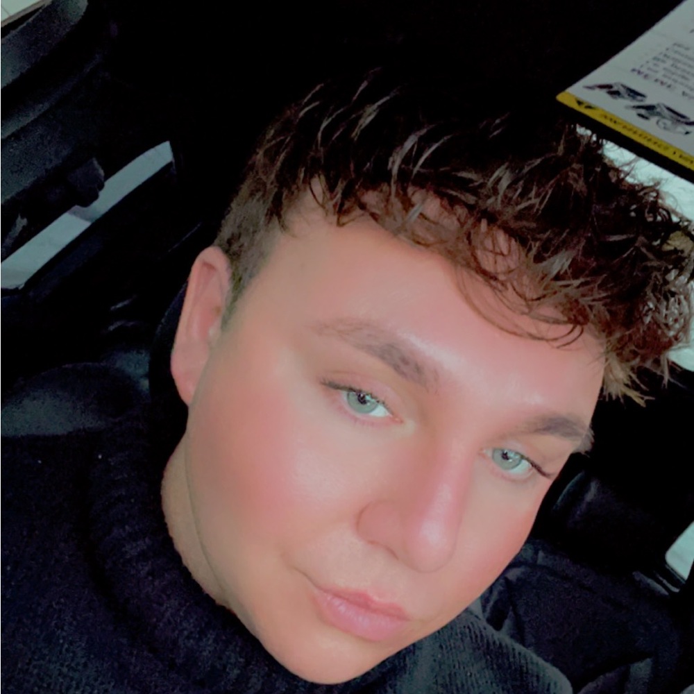 Meet your Posher, Adam